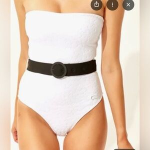 Solid & Striped Strapless one piece embossed belt L